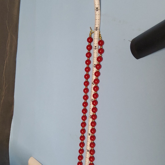 Vintage Monet necklace red plastic and gold beads. - Picture 5 of 7
